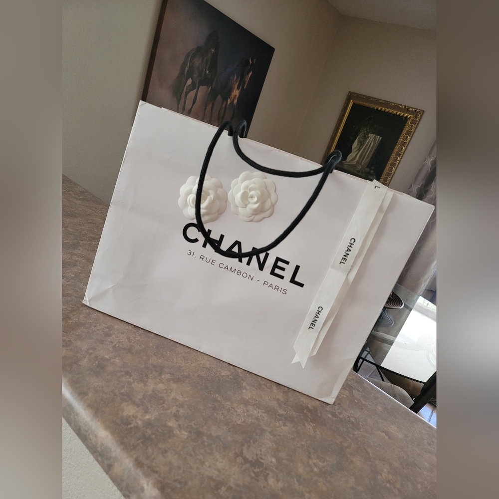 🤍CHANEL White Gift Bag🤍